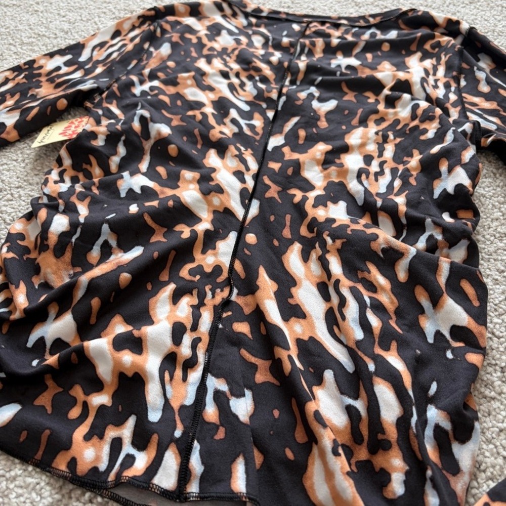 Long Sleeve Animal Print Ruched Top - Brown/Black - Picture 10 of 10
